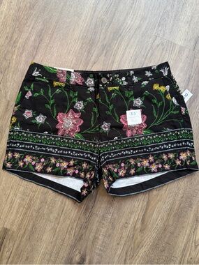 Old Navy Everyday Short - Black Floral Pattern - Size 6